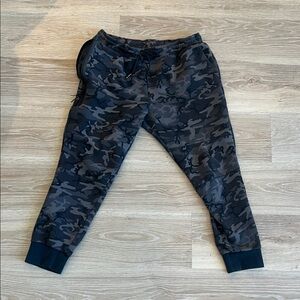 Nike Gray Camouflage Jogger Pants XL, fits like a large